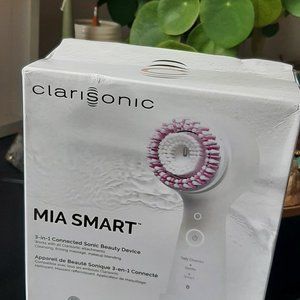 Clarisonic Mia Smart 3-in-1 App Connected Sonic Cleansing Device - WHITE - NEW